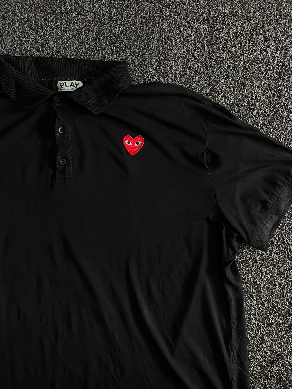 Polo T-Shirt with Red Heart Log – Vintage Streetwear Style ⚠️ Small Damage