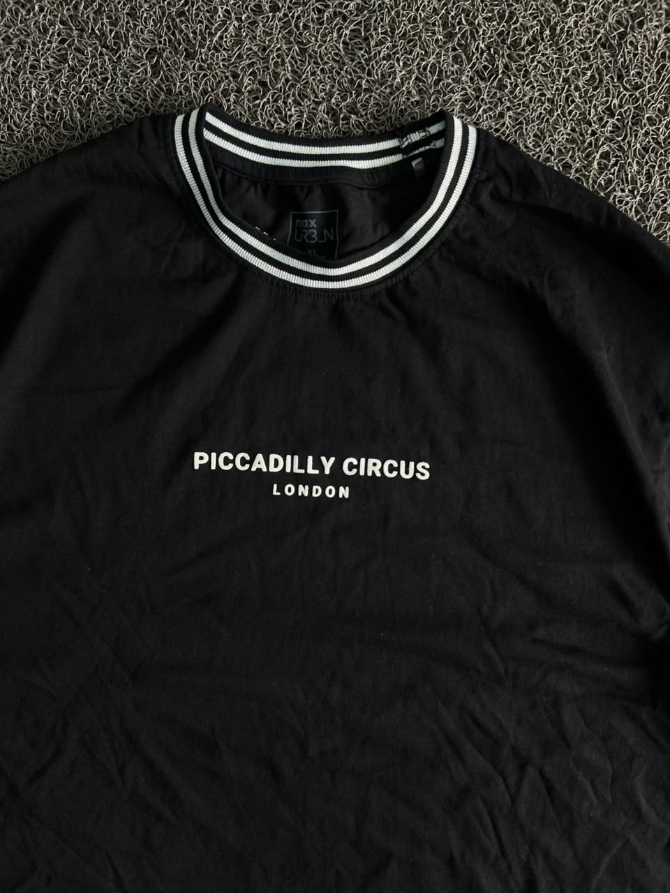 Piccadilly Circus London Black Graphic T-Shirt – Men's Oversized Crew Neck Tee