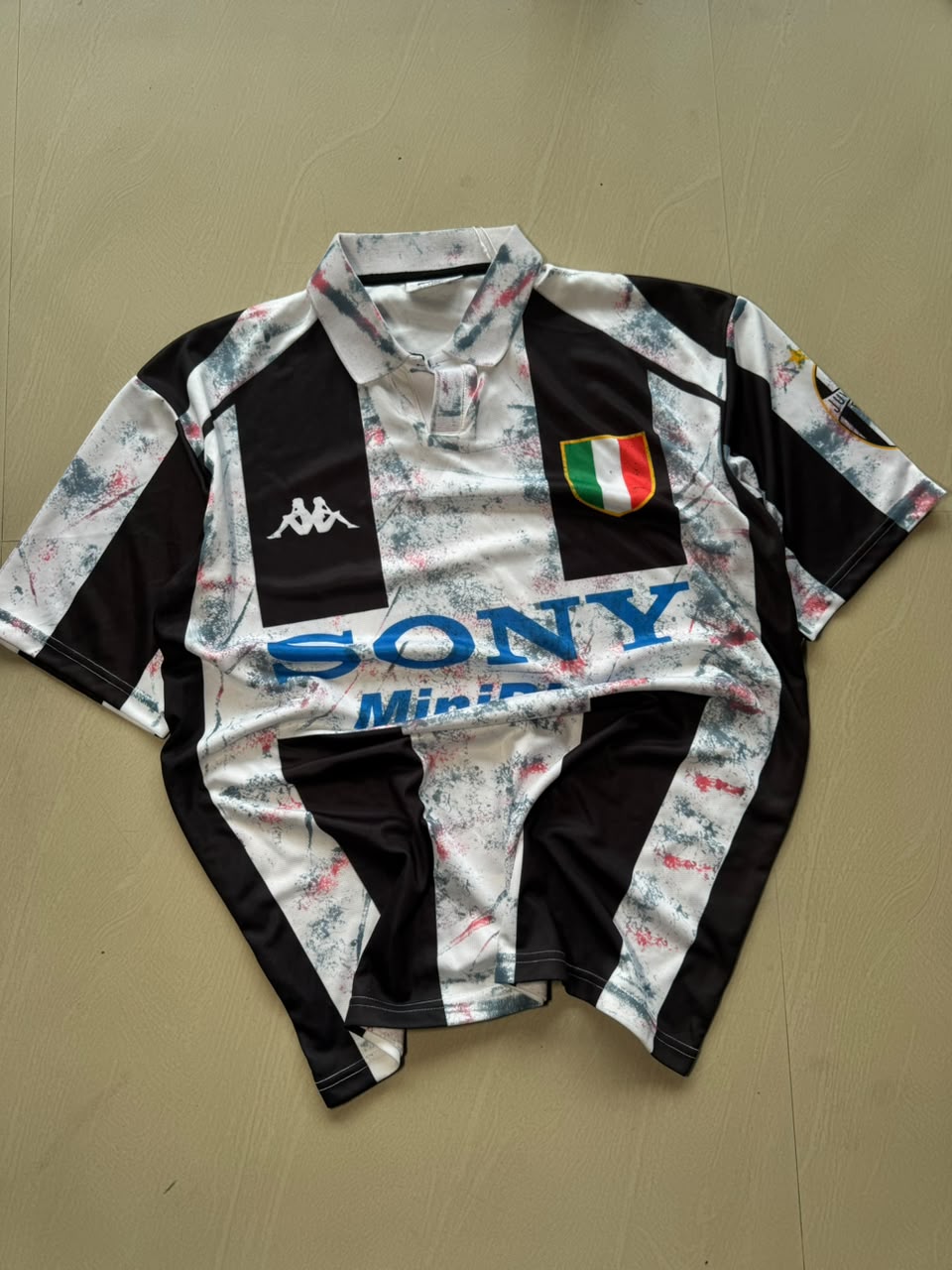 Juventus 1995/96 Home Jersey – Zinedine Zidane #21 | Retro Football Shirt