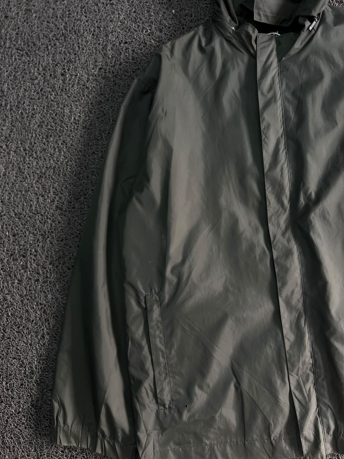 Hooded Windbreaker Jacket – ⚠️ Small Damage | Lightweight Full-Zip Rain Jacket