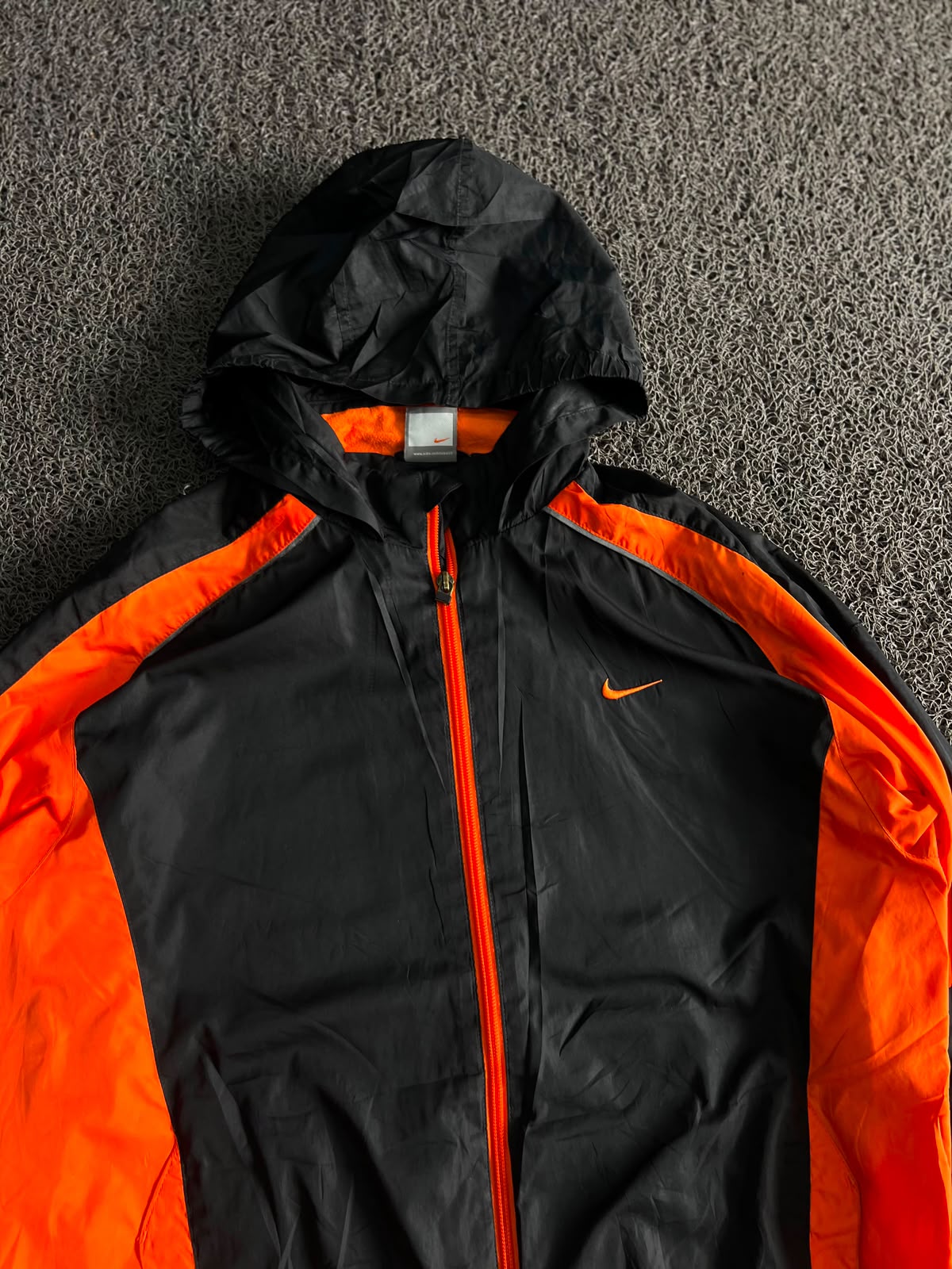 Nike Dri-FIT Hooded Windbreaker Jacket – Black & Orange