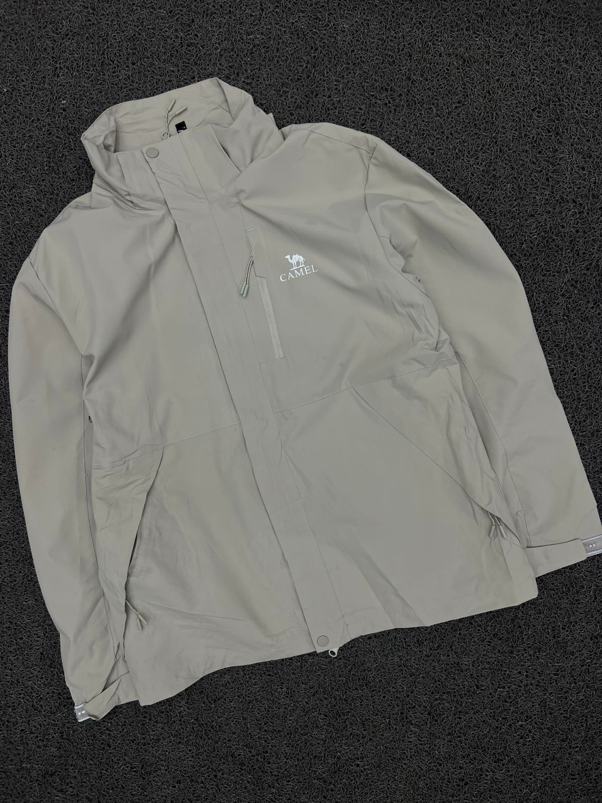 Camel Lightweight Hooded Outdoor Jacket – Light Grey Full Zip Windbreaker