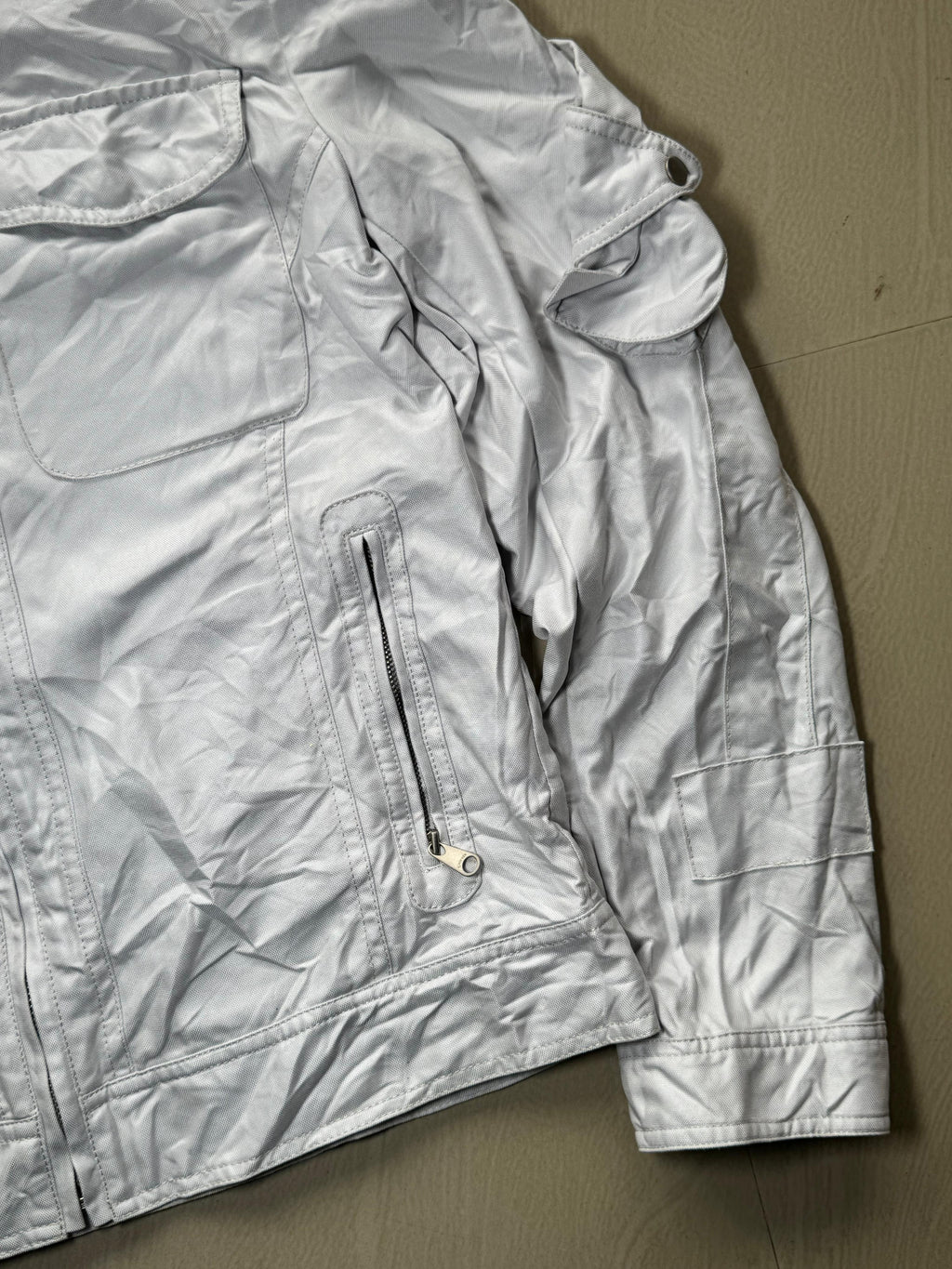 Men's White Utility Hooded Zip-Up Jacket – Lightweight Multi-Pocket Casual Outdoor Windbreaker