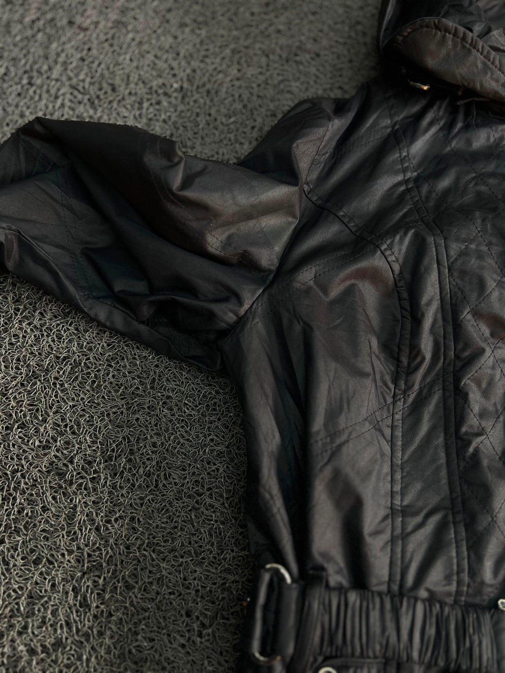 Black Hooded Belted Jacket ⚠️ Small Scratch  – Zip Front Casual Outerwear