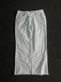 White Straight Leg Denim Jeans – Classic High Waist Fit