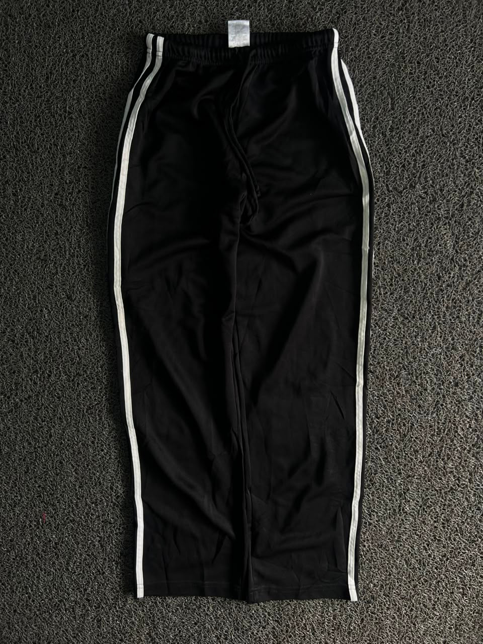Vintage Black Side Stripe Track Pants – Relaxed Fit Sports