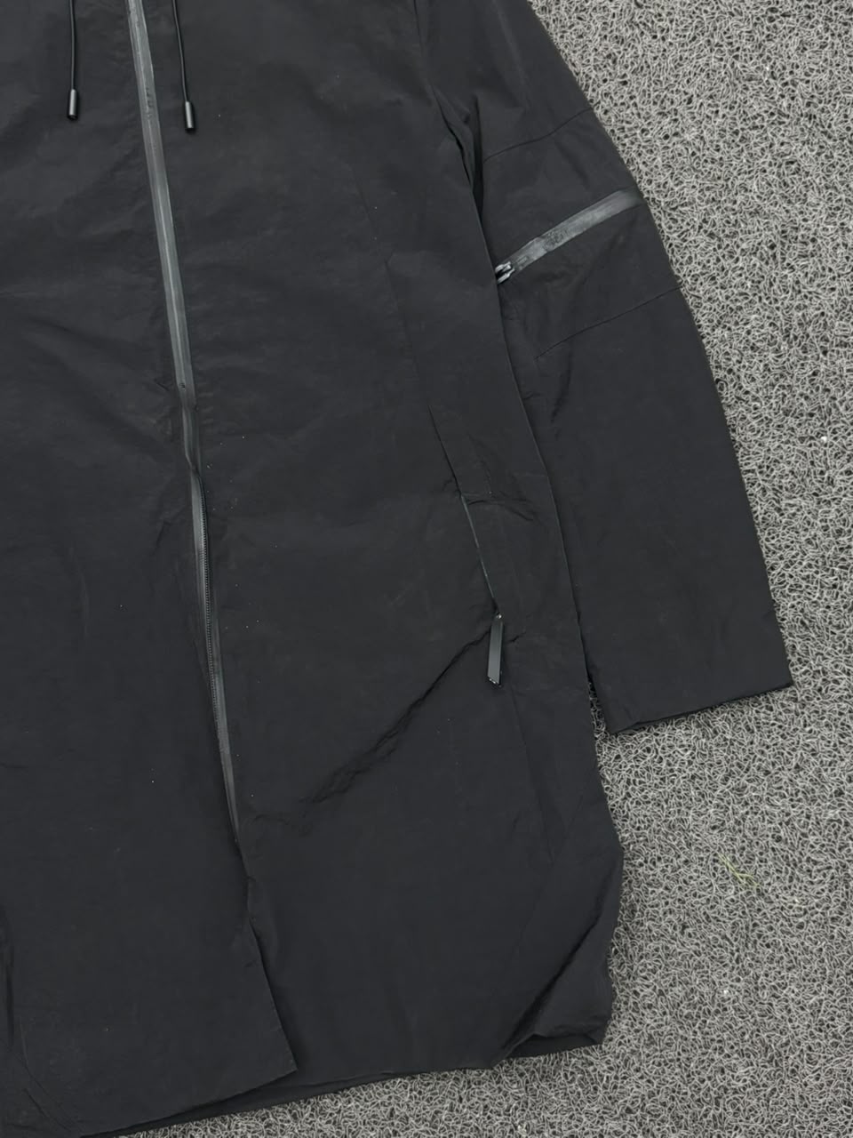 Men's Black Hooded Longline Tech Parka Jacket – Lightweight Full-Zip Windbreaker