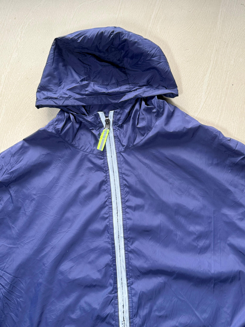 Lightweight Hooded Windbreaker Jacket with Zip Pockets | Full Zip | Water-Resistant