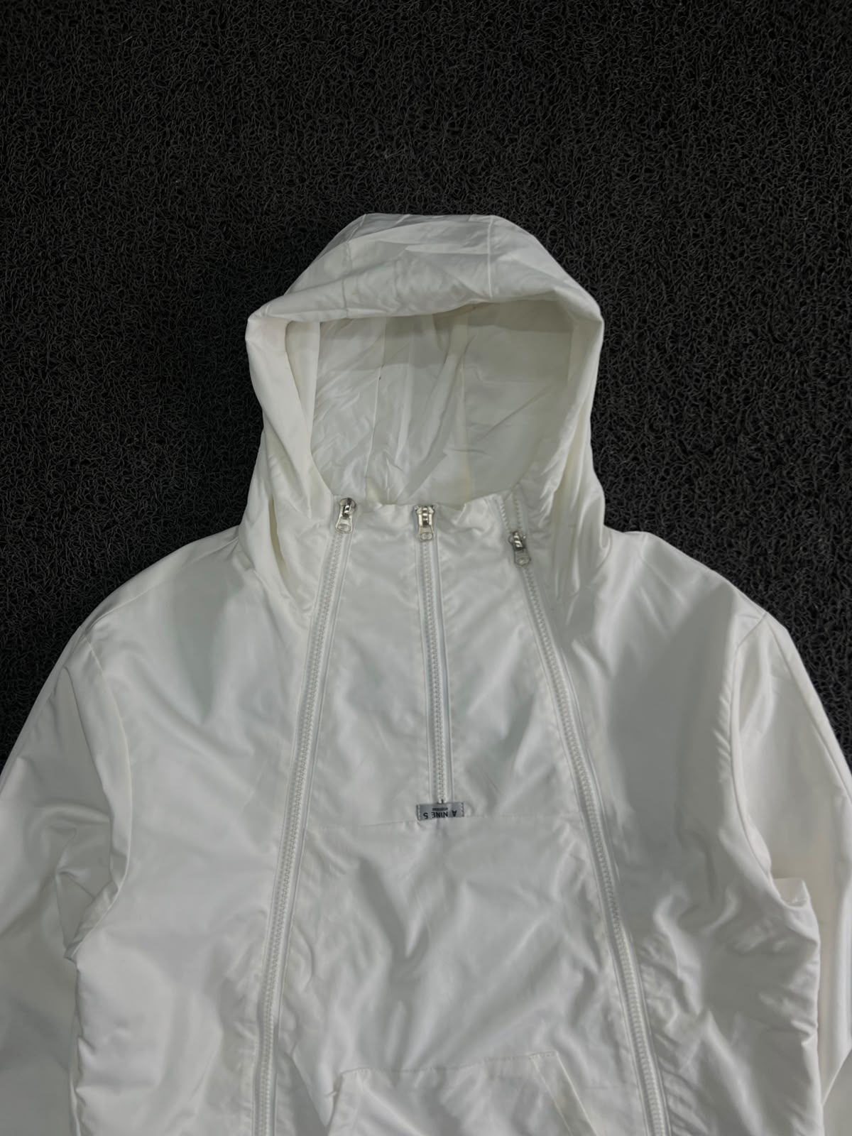 White Hooded Half-Zip Windbreaker Jacket ⚠️ Small Stains