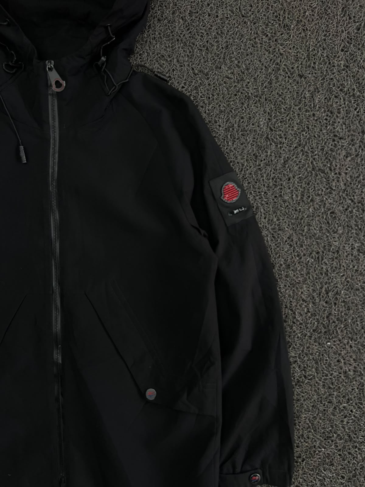 Black Hooded Utility Parka Jacket – Full Zip Outdoor Windbreaker⚠️ Small Damage