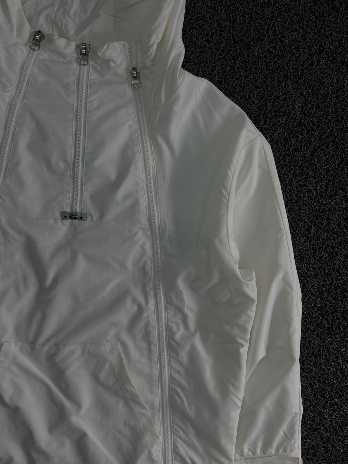 White Hooded Half-Zip Windbreaker Jacket ⚠️ Small Stains