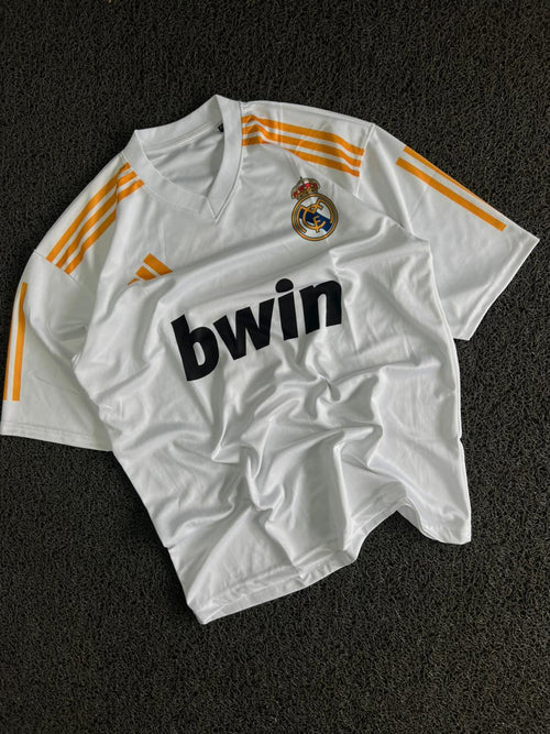 Real Madrid 2010–11 Home Jersey – Karim Benzema #9 | White & Gold Retro Football Five Sleeve Jersey