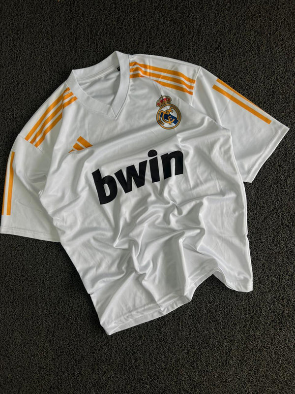 Real Madrid 2010–11 Home Jersey – Karim Benzema #9 | White & Gold Retro Football Five Sleeve Jersey