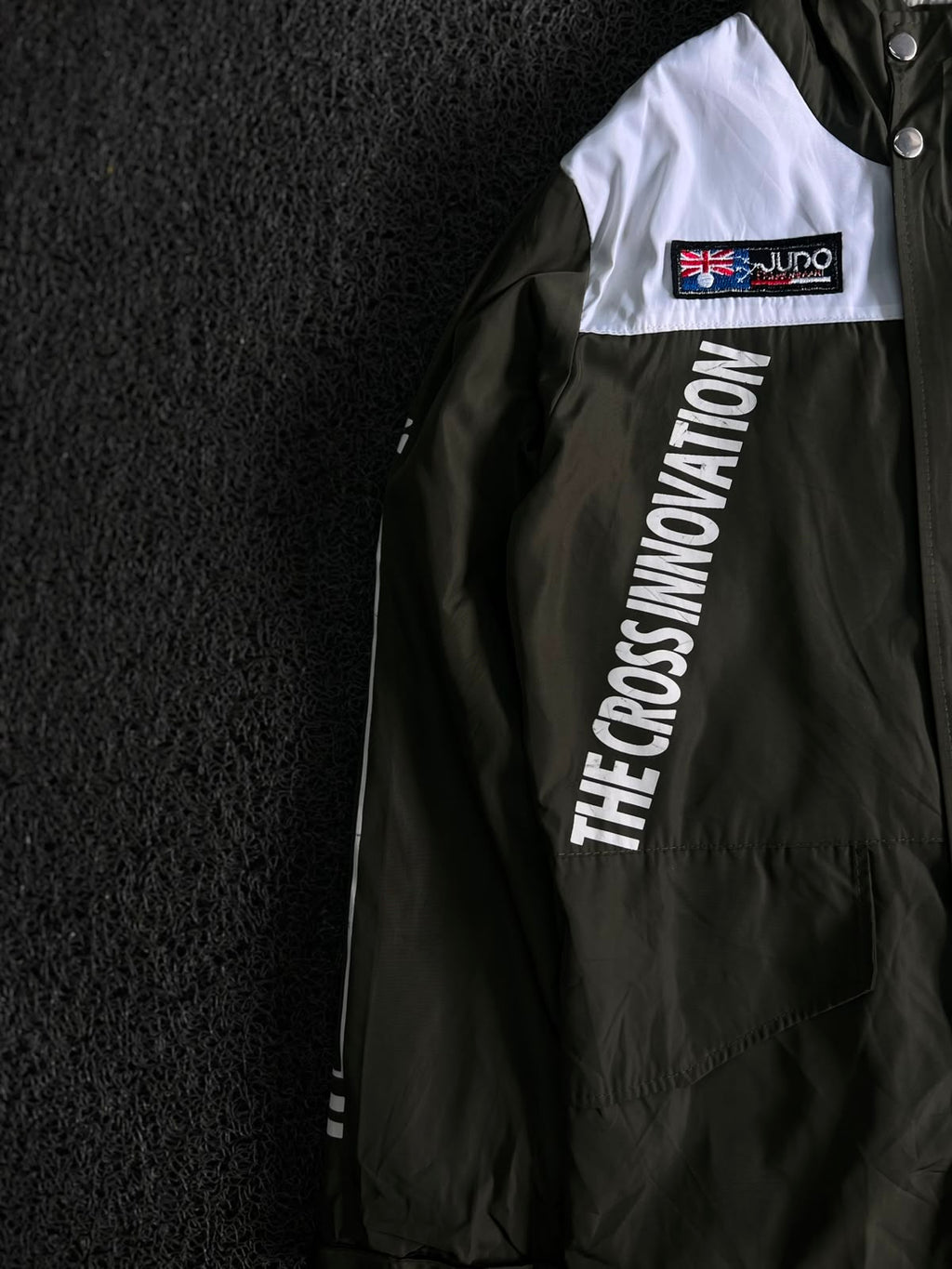 Hooded Windbreaker Jacket – Lightweight Casual Streetwear
