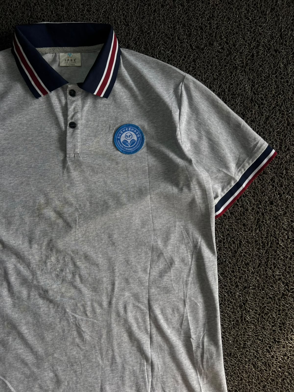 Grey Contrast Collar Polo T-Shirt – Classic Casual Tee ⚠️ Small Stain