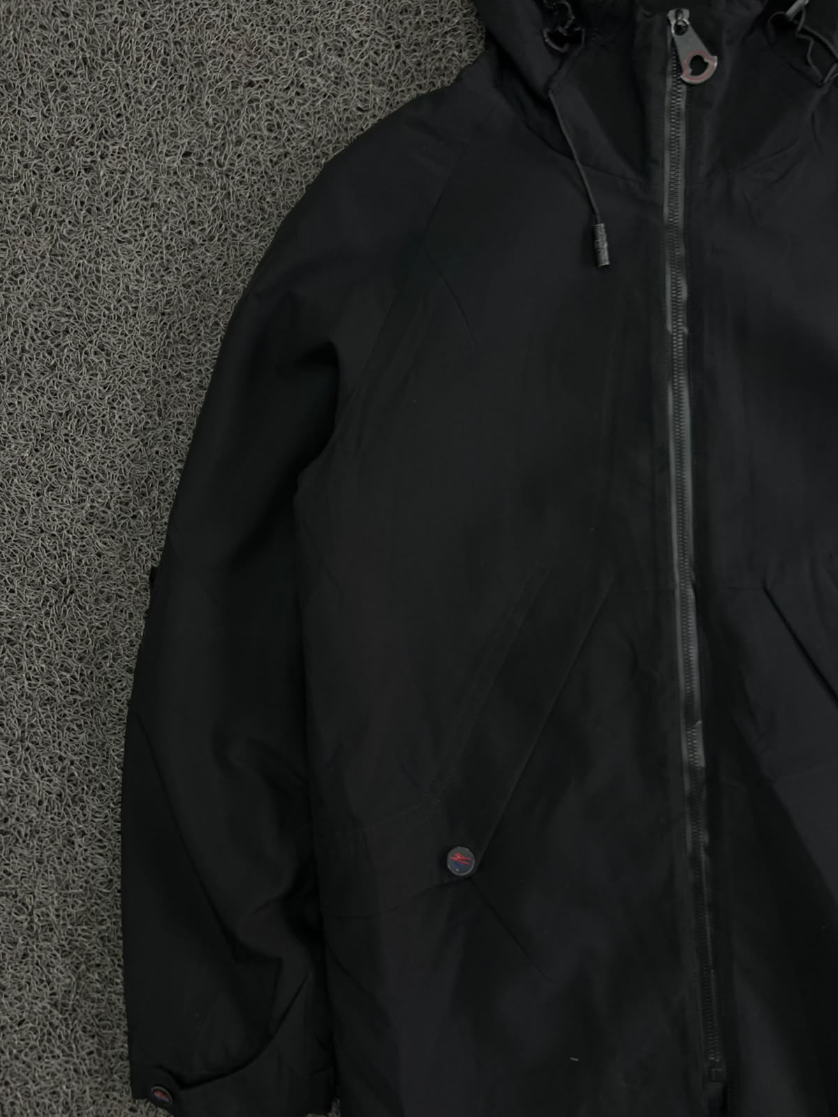 Black Hooded Utility Parka Jacket – Full Zip Outdoor Windbreaker⚠️ Small Damage