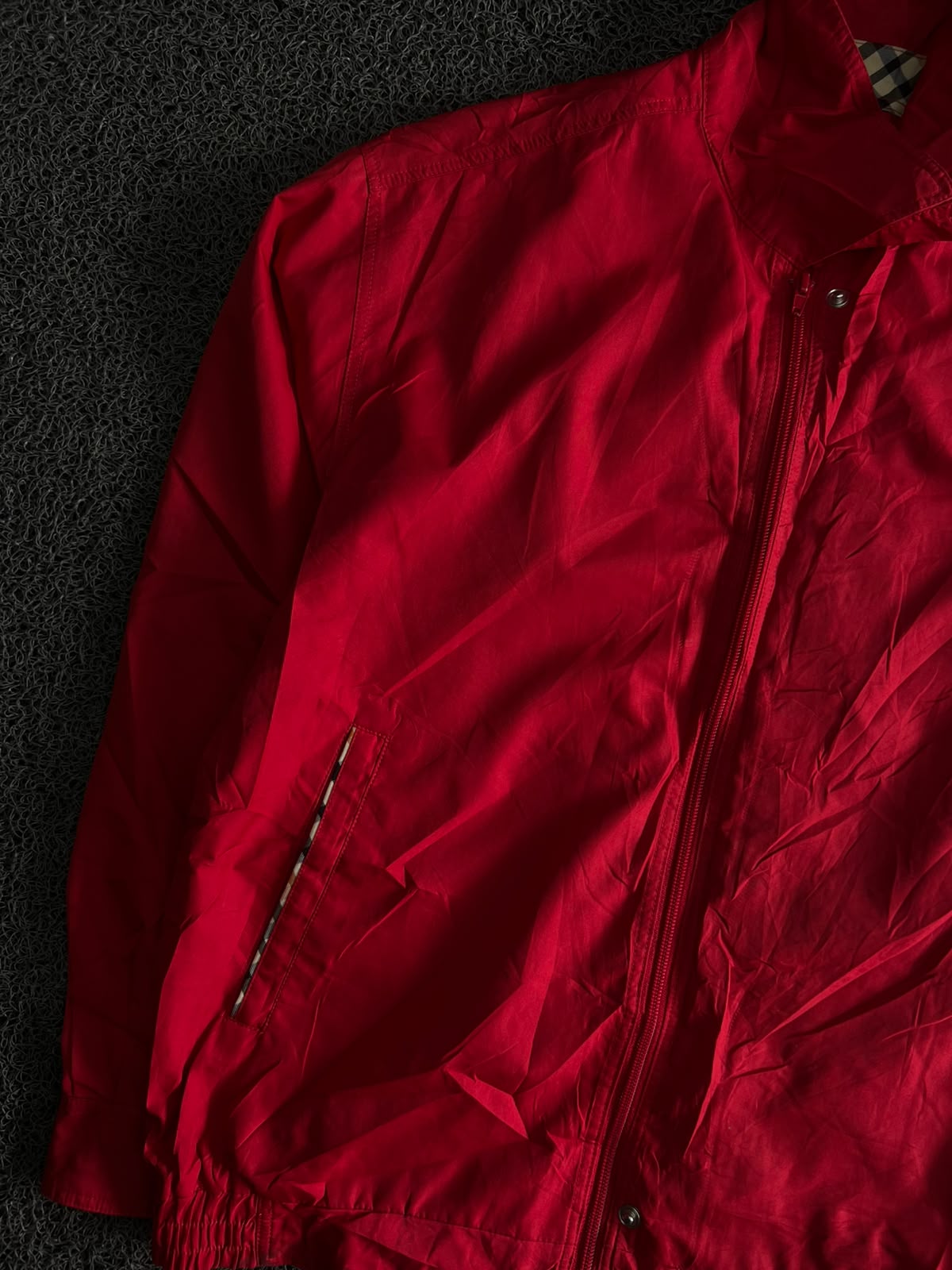 Red Lightweight Full-Zip Windbreaker Jacket with Pockets