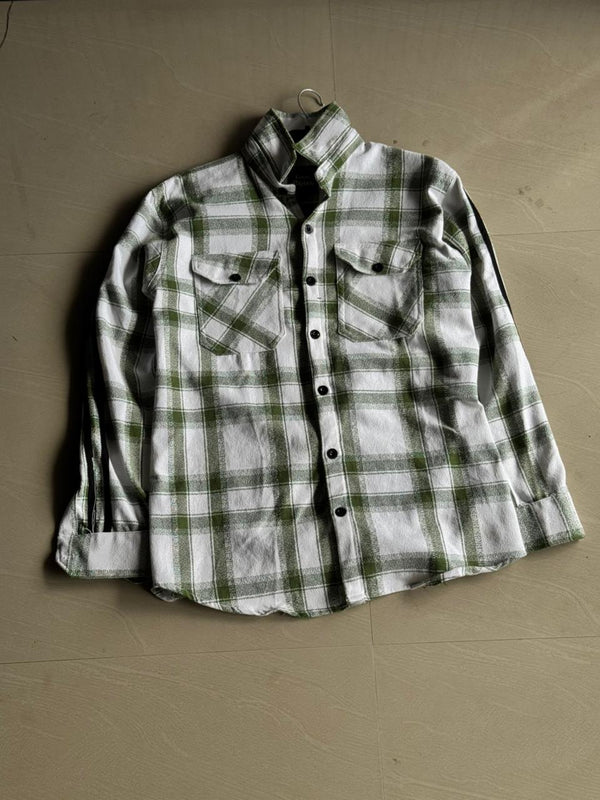 Men's Green & White Plaid Flannel Button-Up Shirt with Dual Chest Pockets