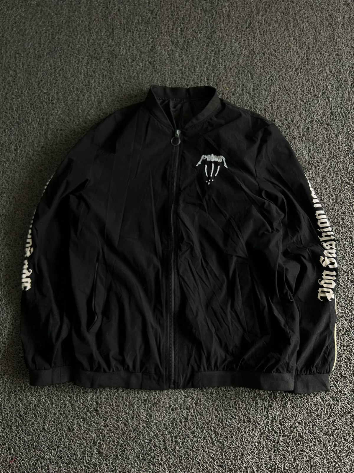 Black Graphic Print Lightweight Bomber Jacket – Full Zip Streetwear Jacket