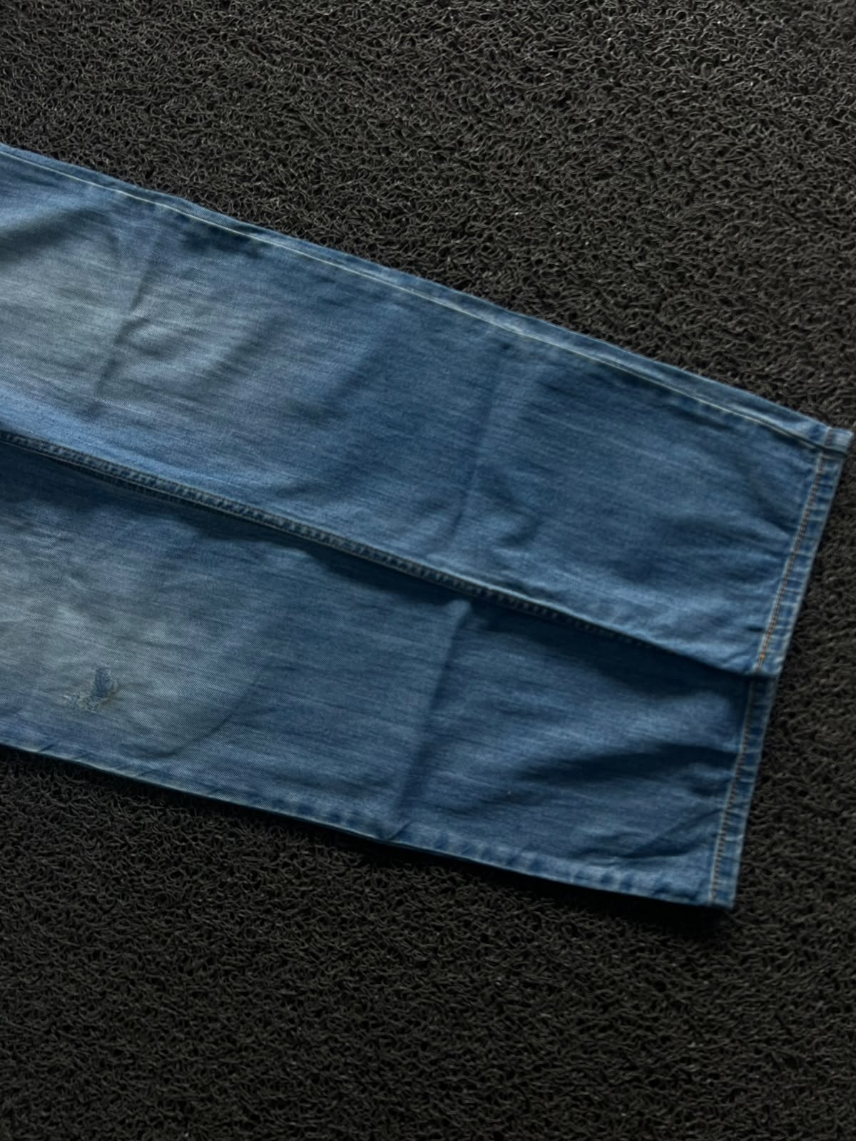 Levi's Regular Fit Blue Denim Jeans – Classic Straight Leg Vintage Wash