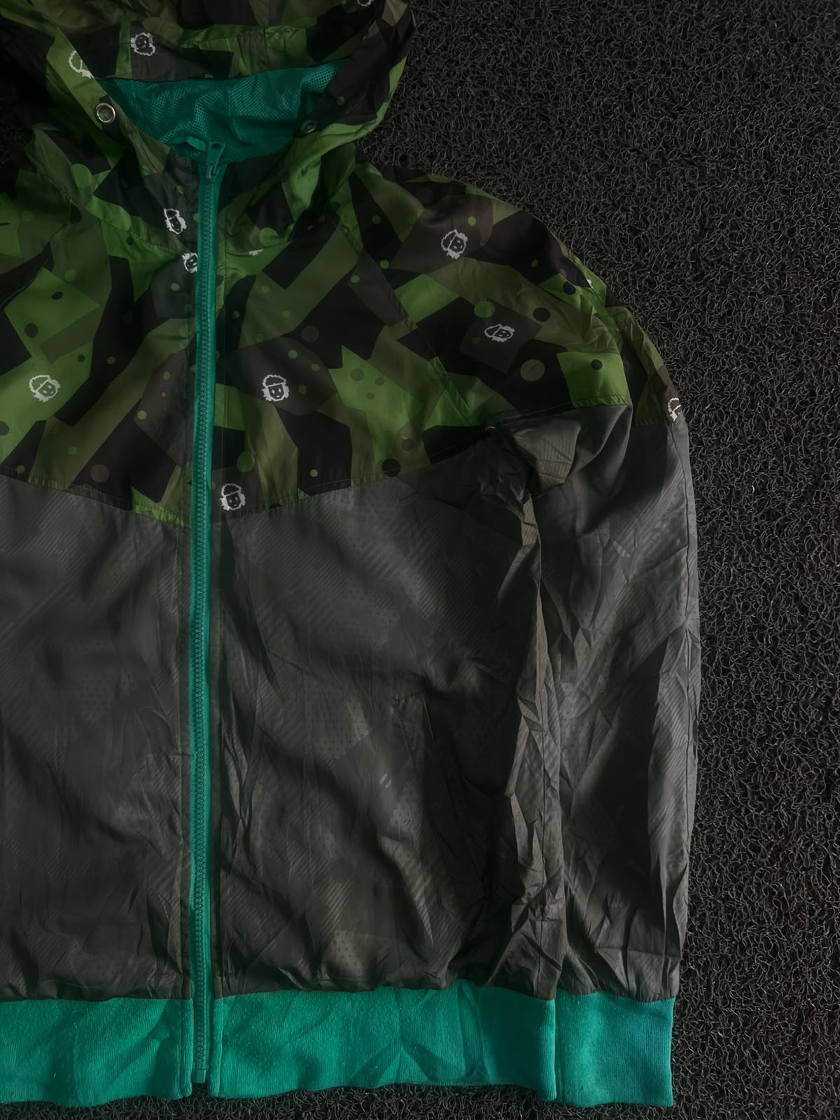 Hooded Lightweight Windbreaker Jacket