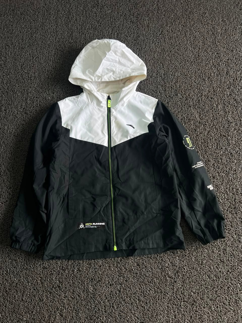 Anta Running Colorblock Hooded Windbreaker Jacket – Black & White