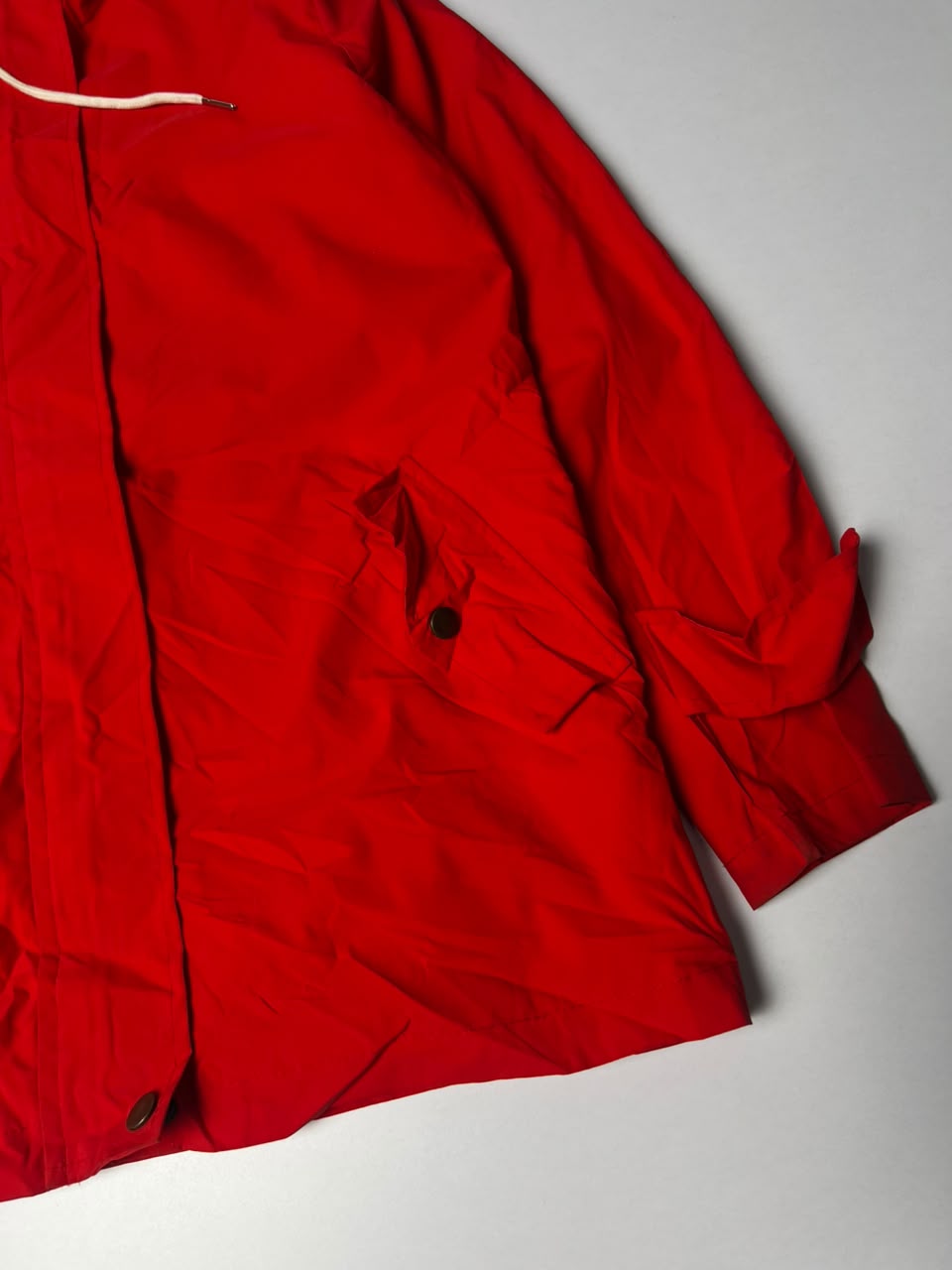 Vintage Red Hooded Utility Jacket with Drawstring Hood and Snap Buttons