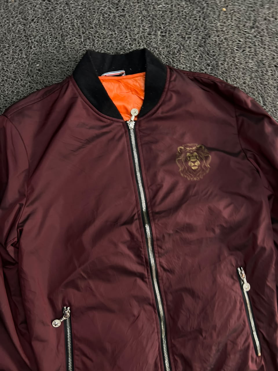 Lion Crest Bomber Jacket – Zip-Up Streetwear Jacket