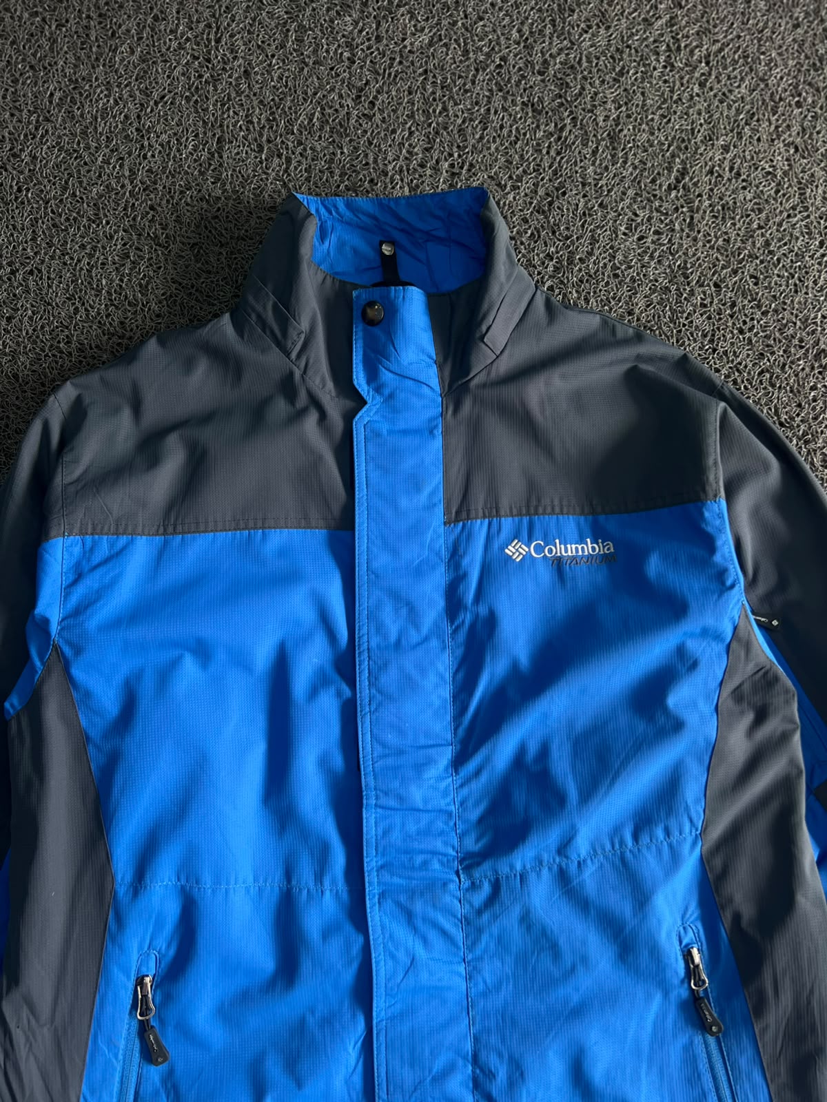 Columbia Waterproof Outdoor Jacket – Full Zip Hiking Rain Coat