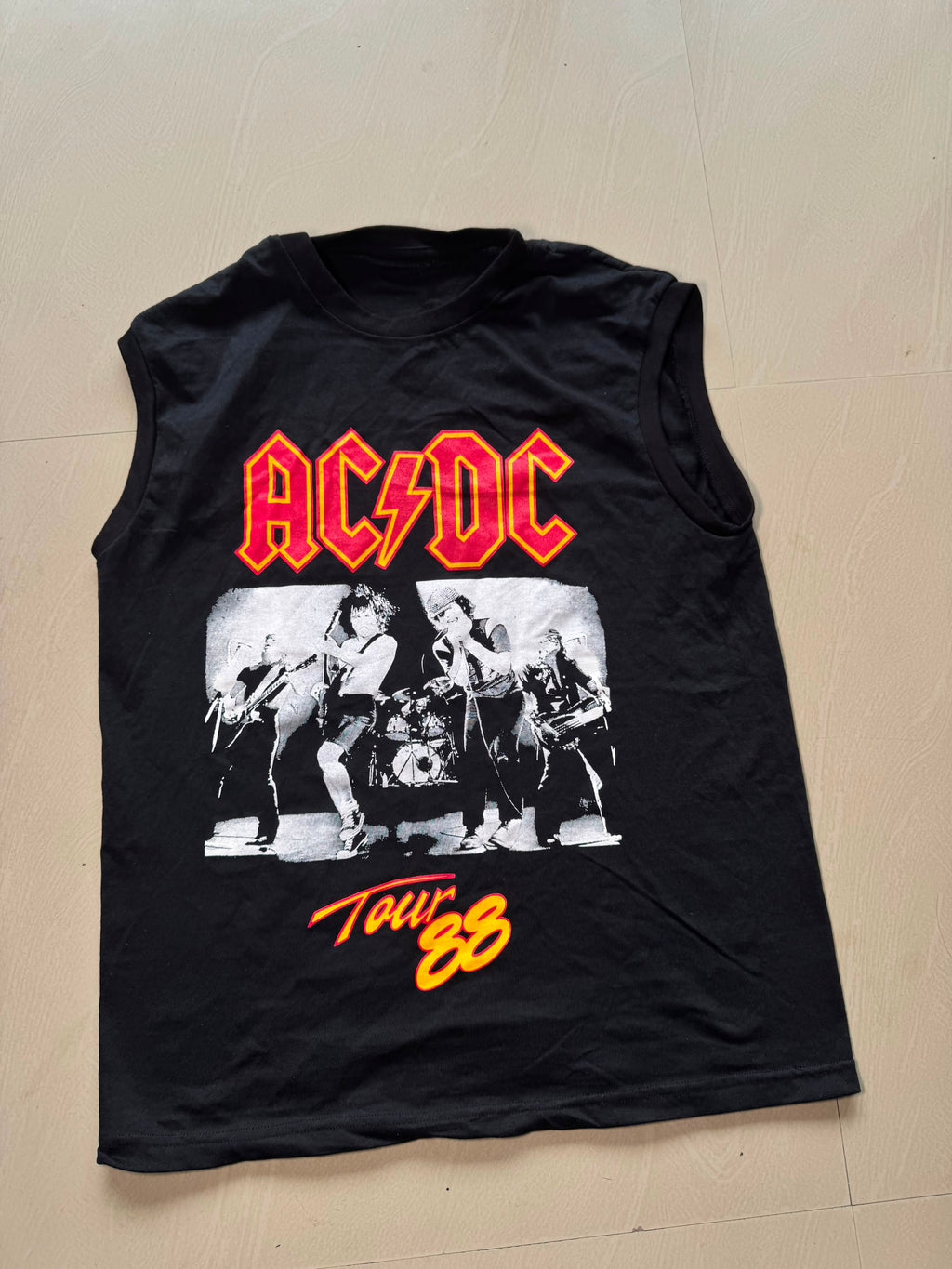 AC/DC Tour '83 Vintage Sleeveless Graphic T-Shirt – Black