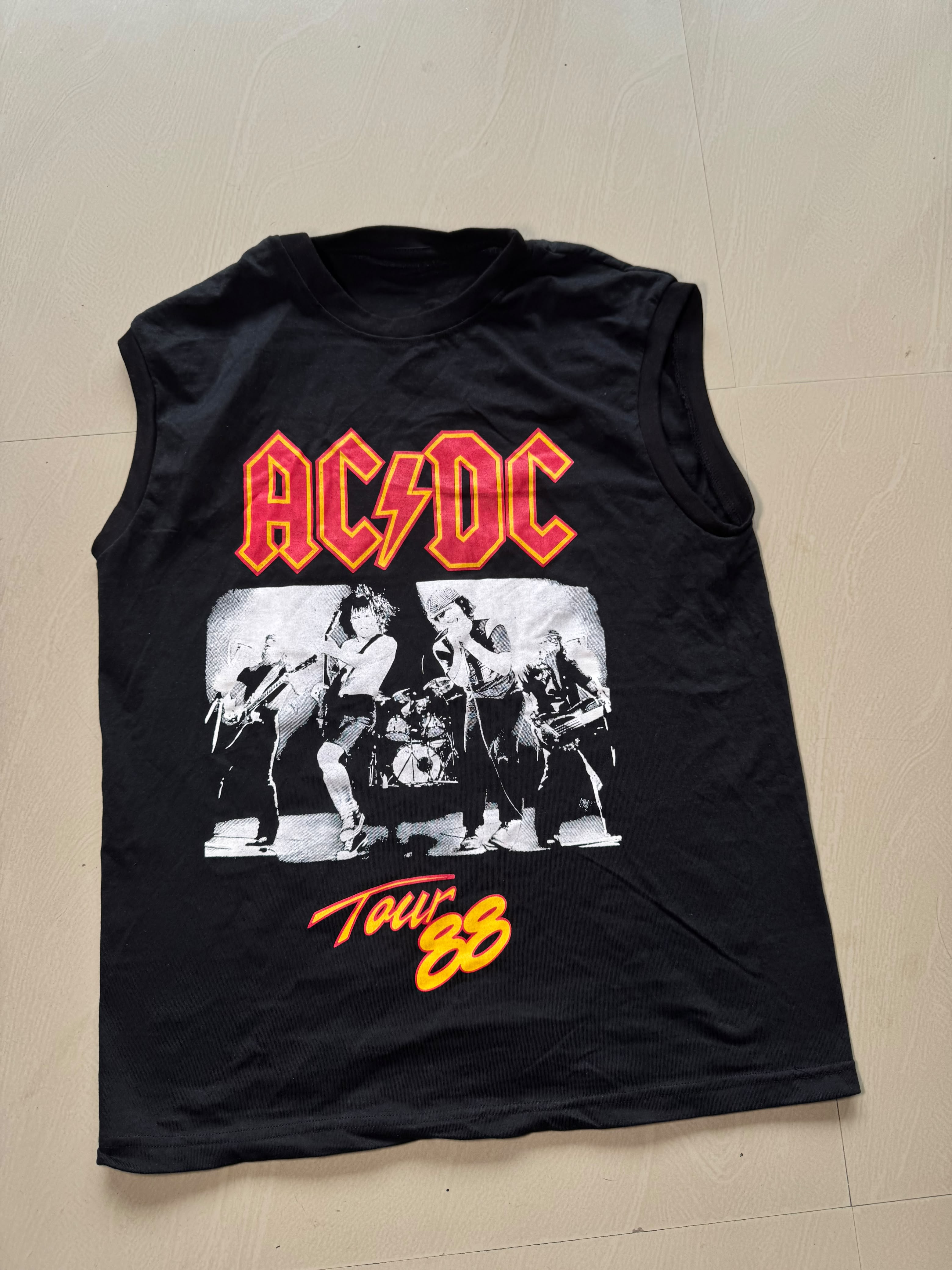 AC/DC Tour '83 Vintage Sleeveless Graphic T-Shirt – Black