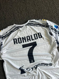 Juventus Cristiano Ronaldo #7 Home Jersey 2020/21 – White & Black Football Five Sleeve Jersey