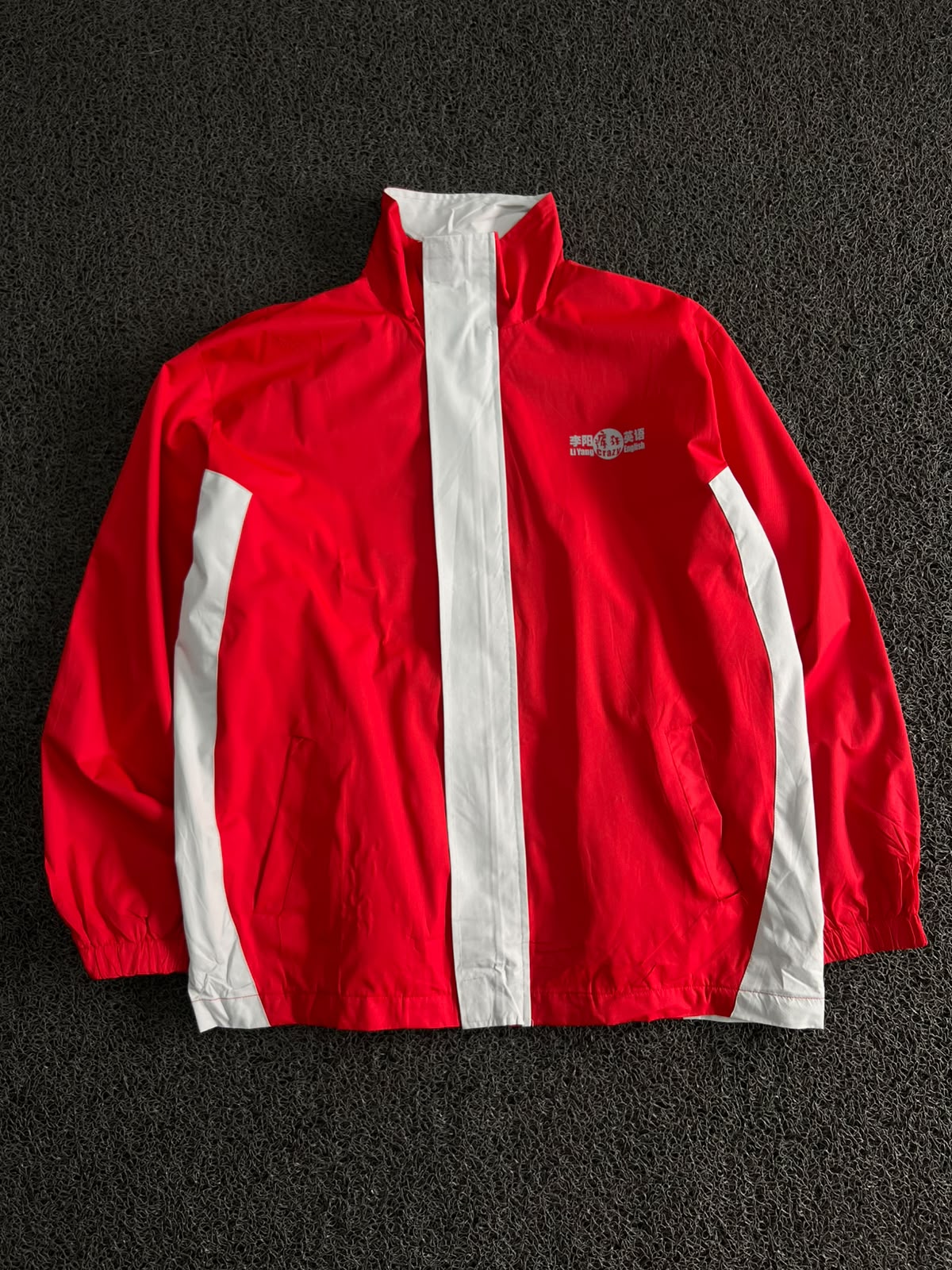 Li Yang Crazy Running Lightweight Windbreaker Jacket – Red/White ⚠️ Small Damage