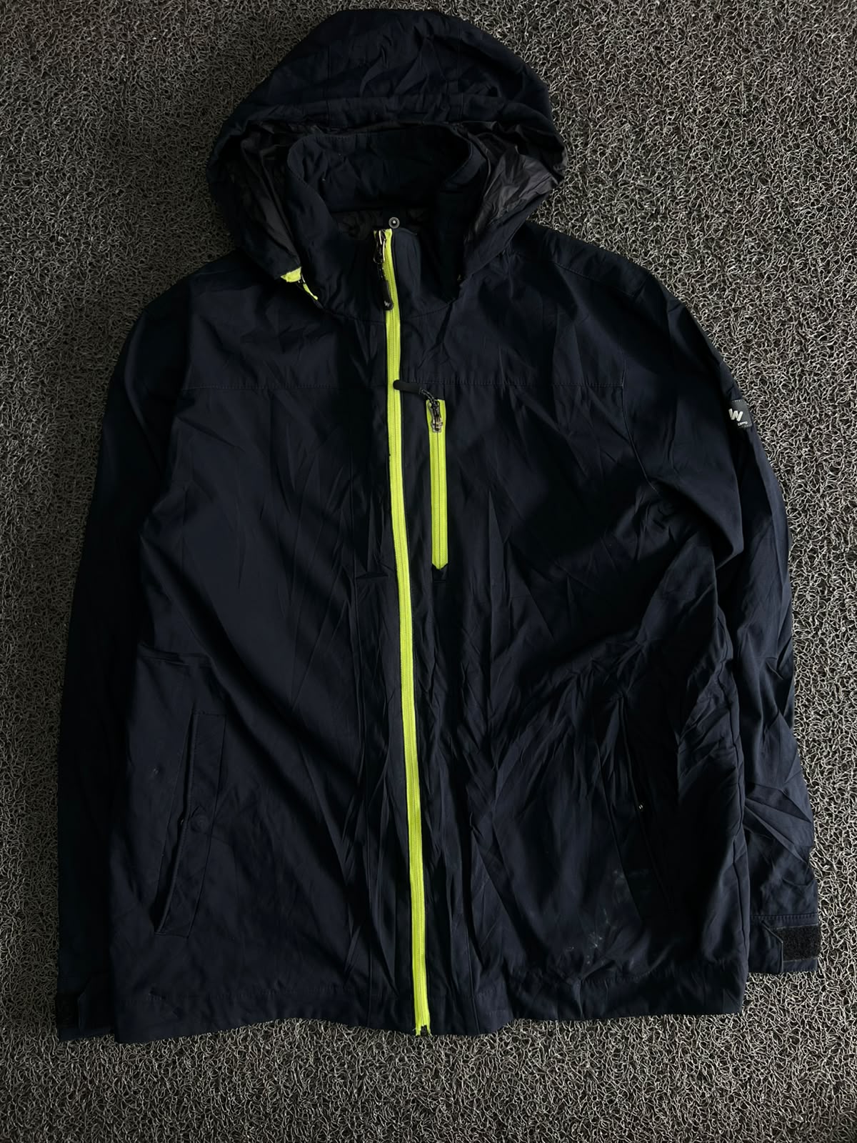 Vintage Hooded Windbreaker Jacket with Neon Green Zipper – Thriftwear