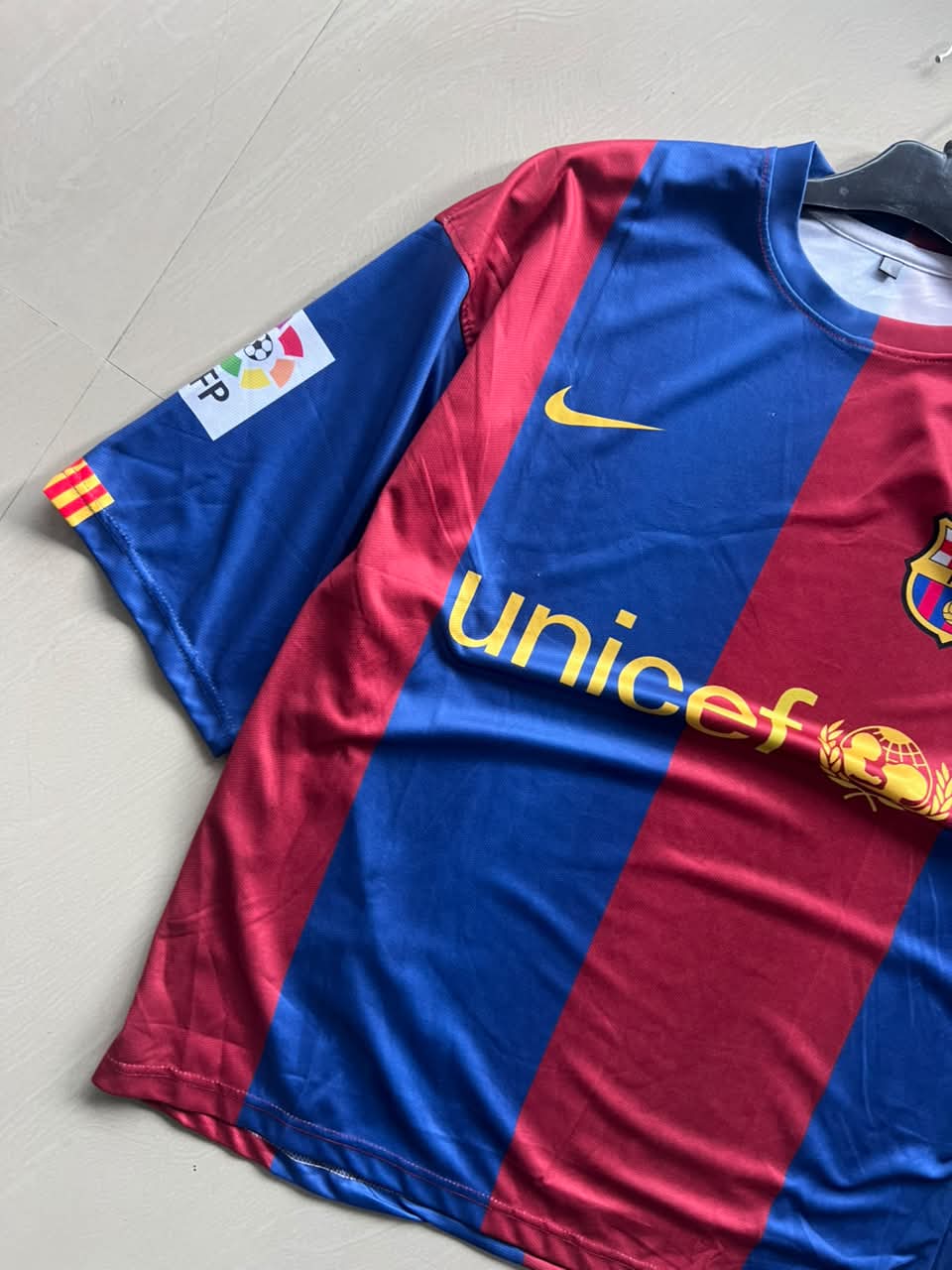 Lionel Messi #19 Retro FC Barcelona Home Football Jersey