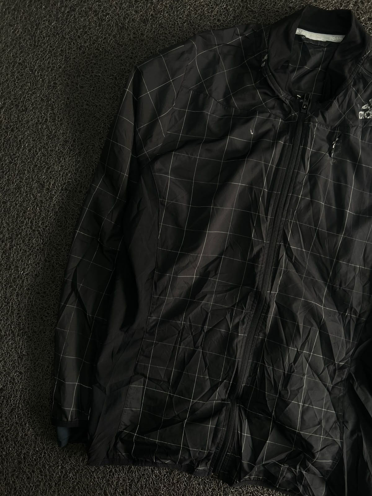 Adidas Checkered Windbreaker Jacket with Full-Zip Front & Stand Collar ⚠️ Small Stains