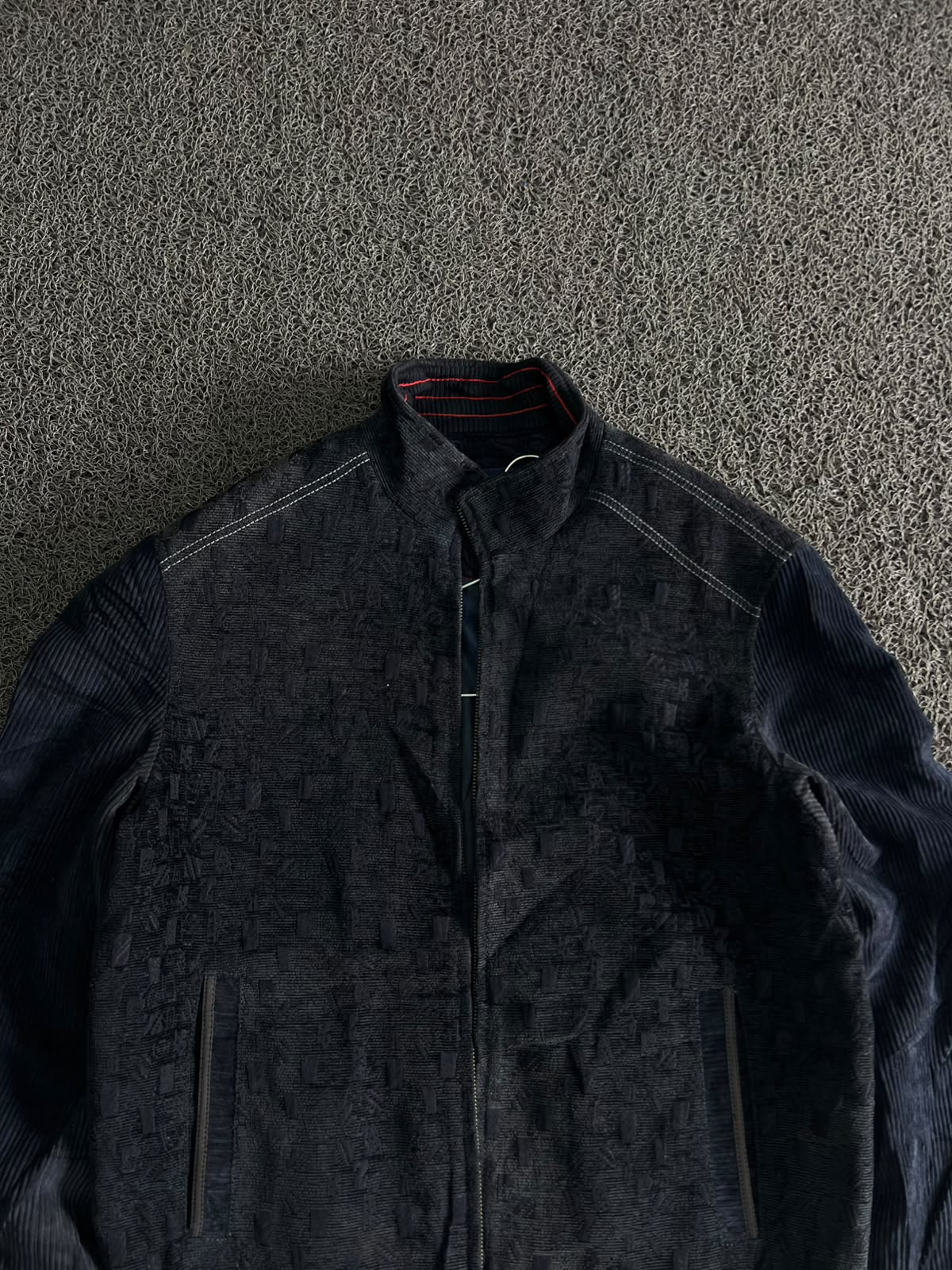 Vintage Textured Full Zip Bomber Jacket – Black Patterned Casual Zip-Up Outerwear⚠️ No Zip