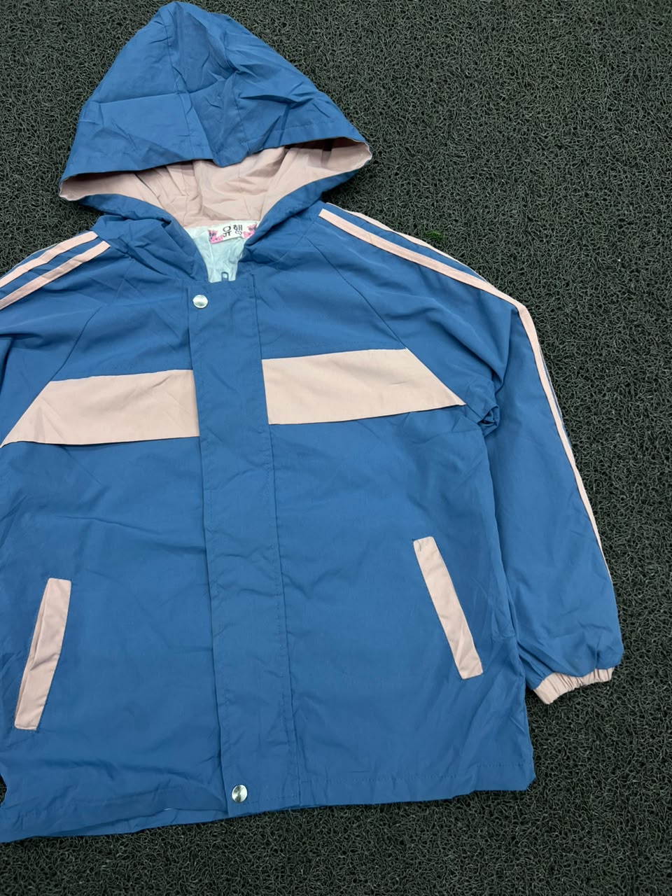 Hooded Windbreaker Jacket – Lightweight Zip-Up Rain Jacket