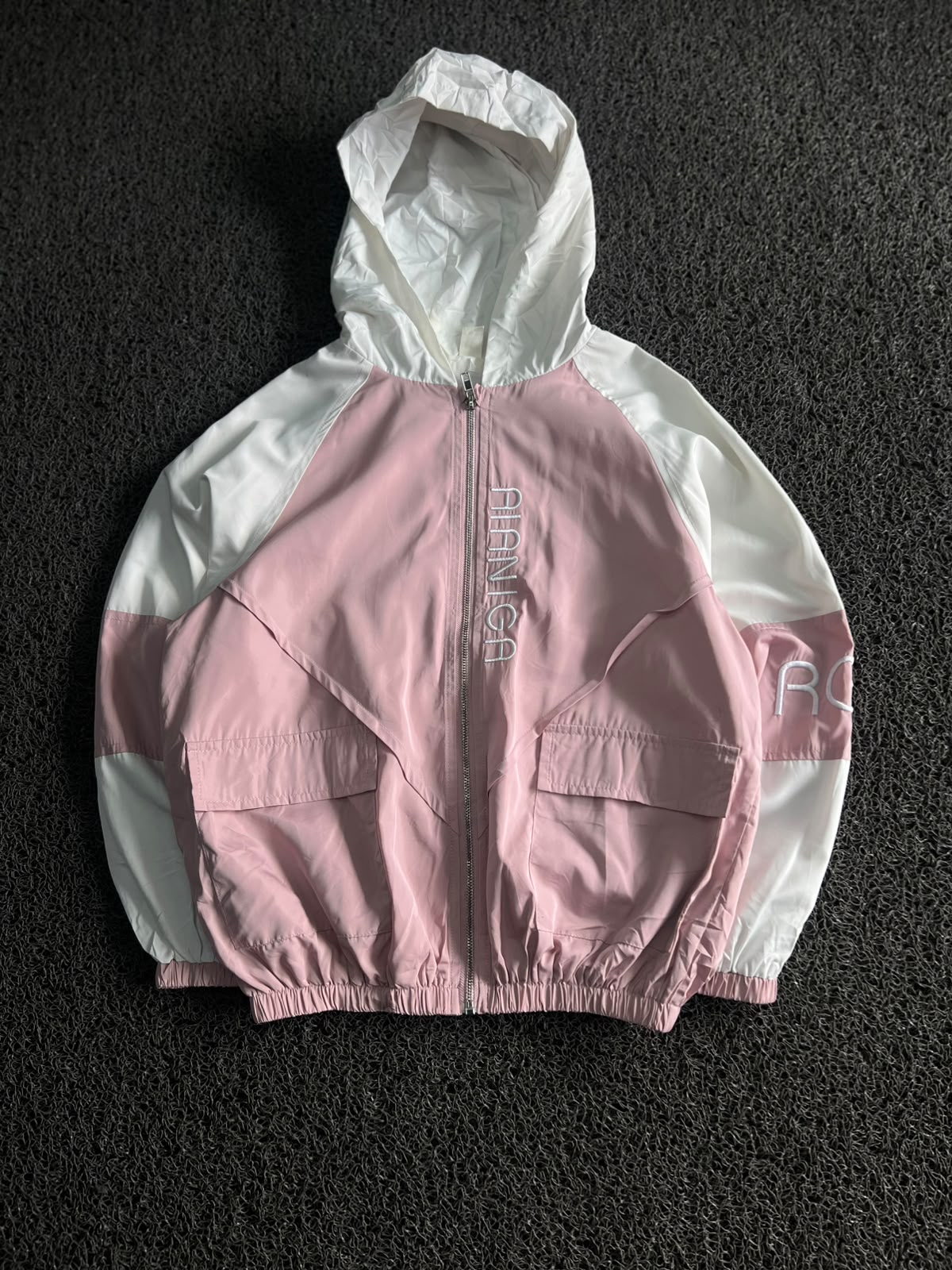 Pink & White Hooded Windbreaker Jacket – Lightweight Full-Zip Casual Outerwear