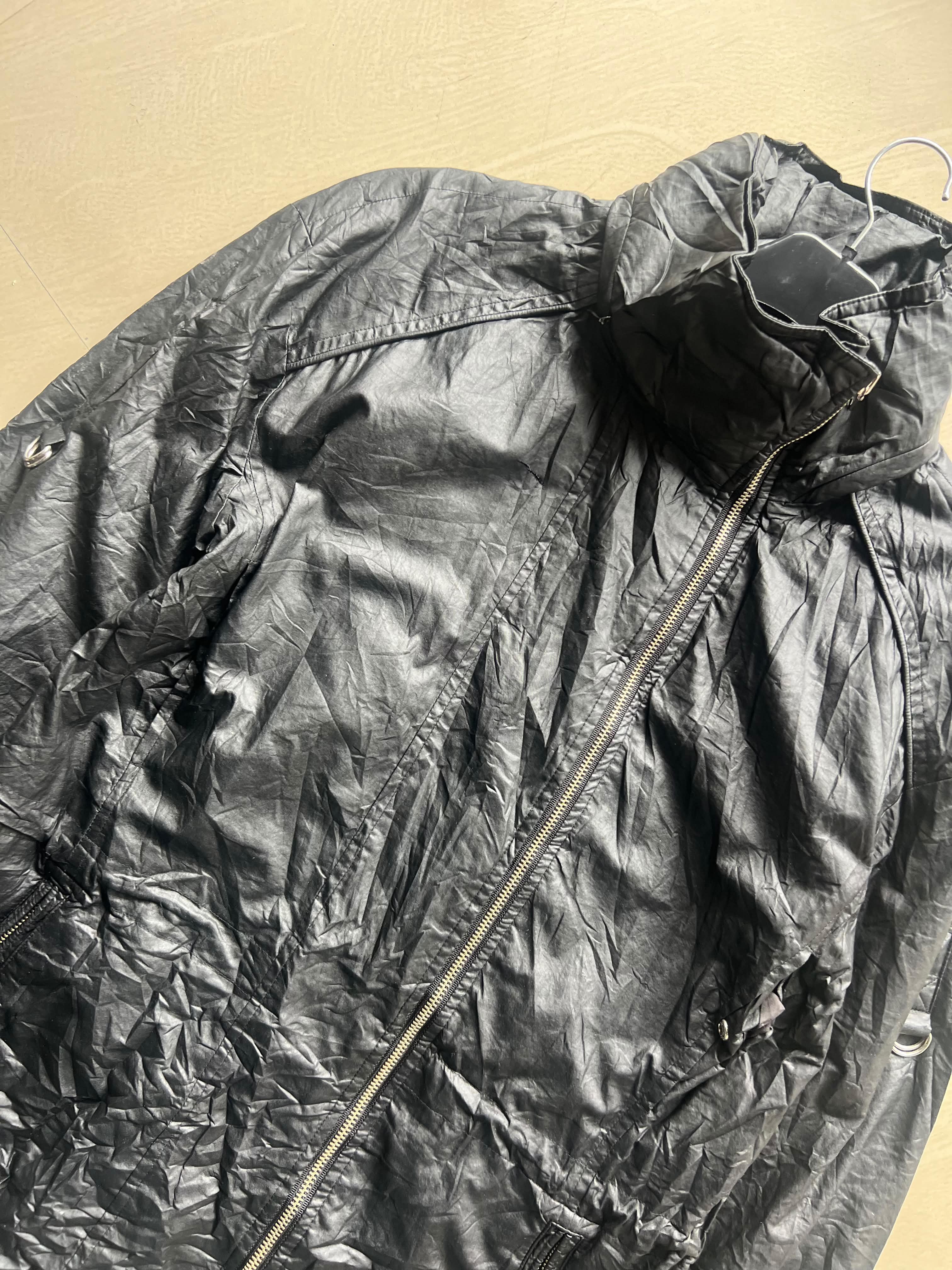 Black Crinkle Finish Zip-Up Lightweight Jacket – High Neck Casual Windbreaker