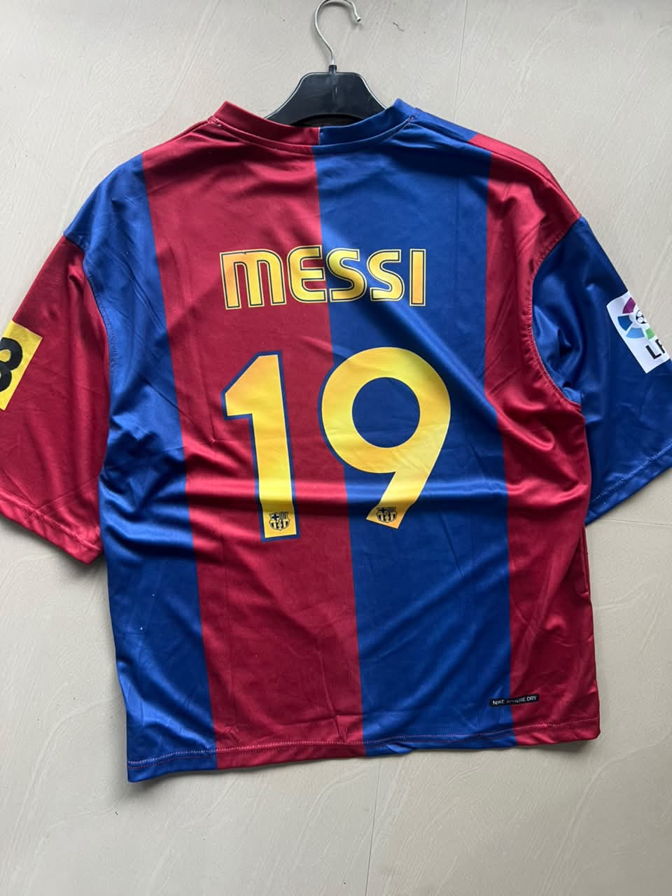 Lionel Messi #19 Retro FC Barcelona Home Football Jersey