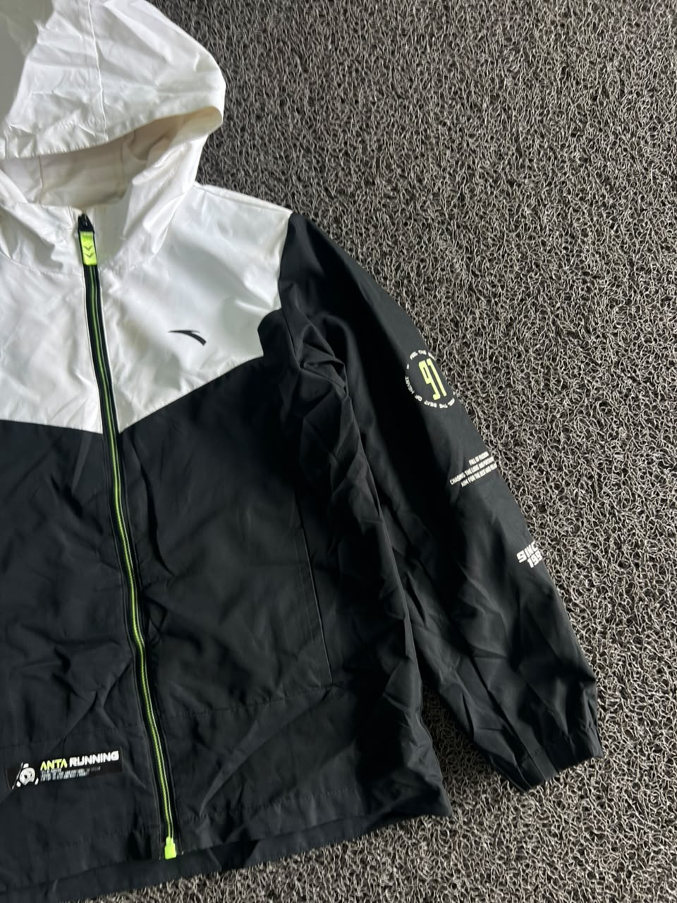 Anta Running Colorblock Hooded Windbreaker Jacket – Black & White