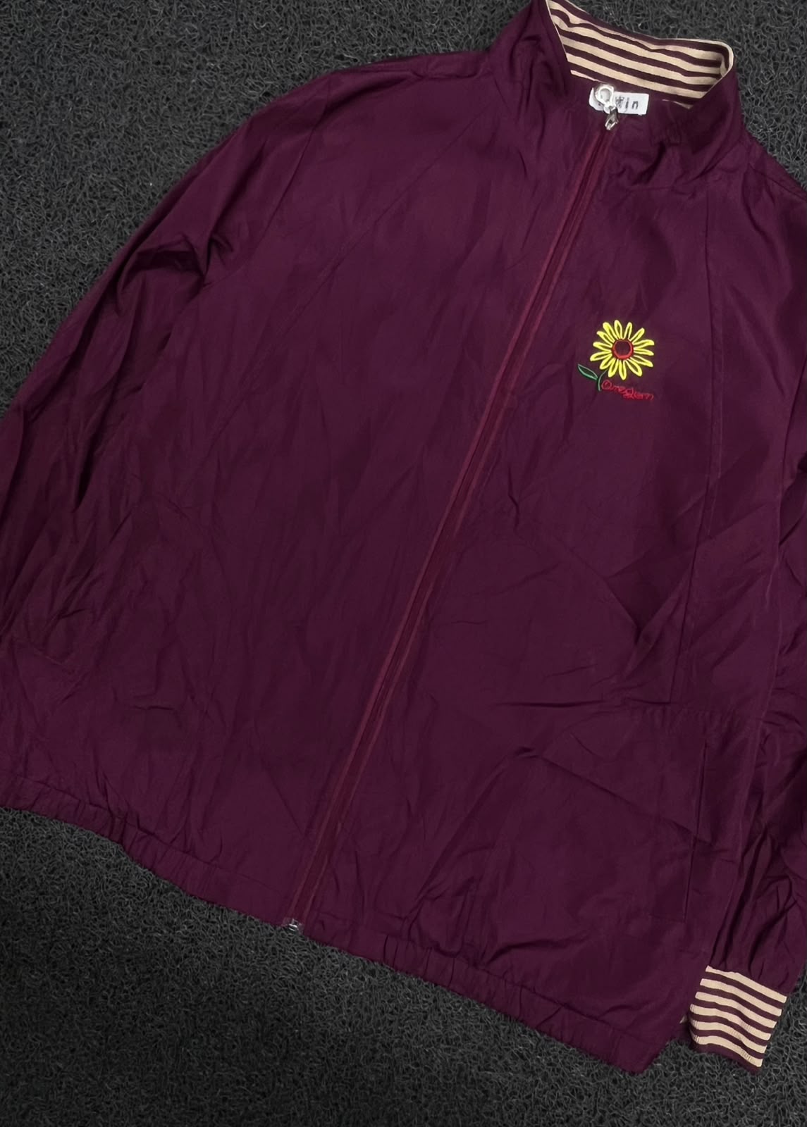 Vintage Full-Zip Windbreaker Jacket with Striped Ribbed Cuffs & Floral Embroidery