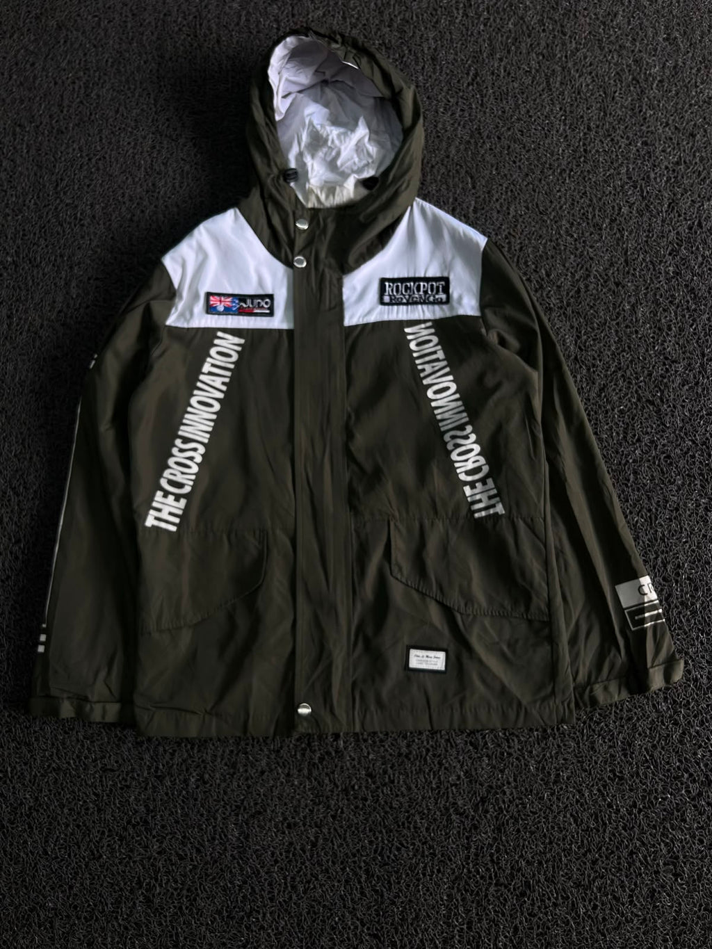 Hooded Windbreaker Jacket – Lightweight Casual Streetwear