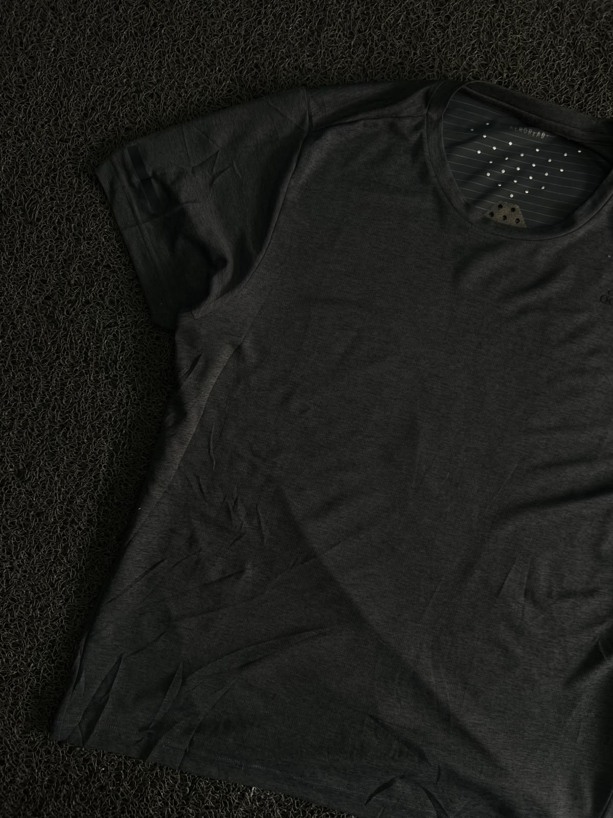 Adidas Performance T-Shirt with Subtle Logo – Athletic Tee