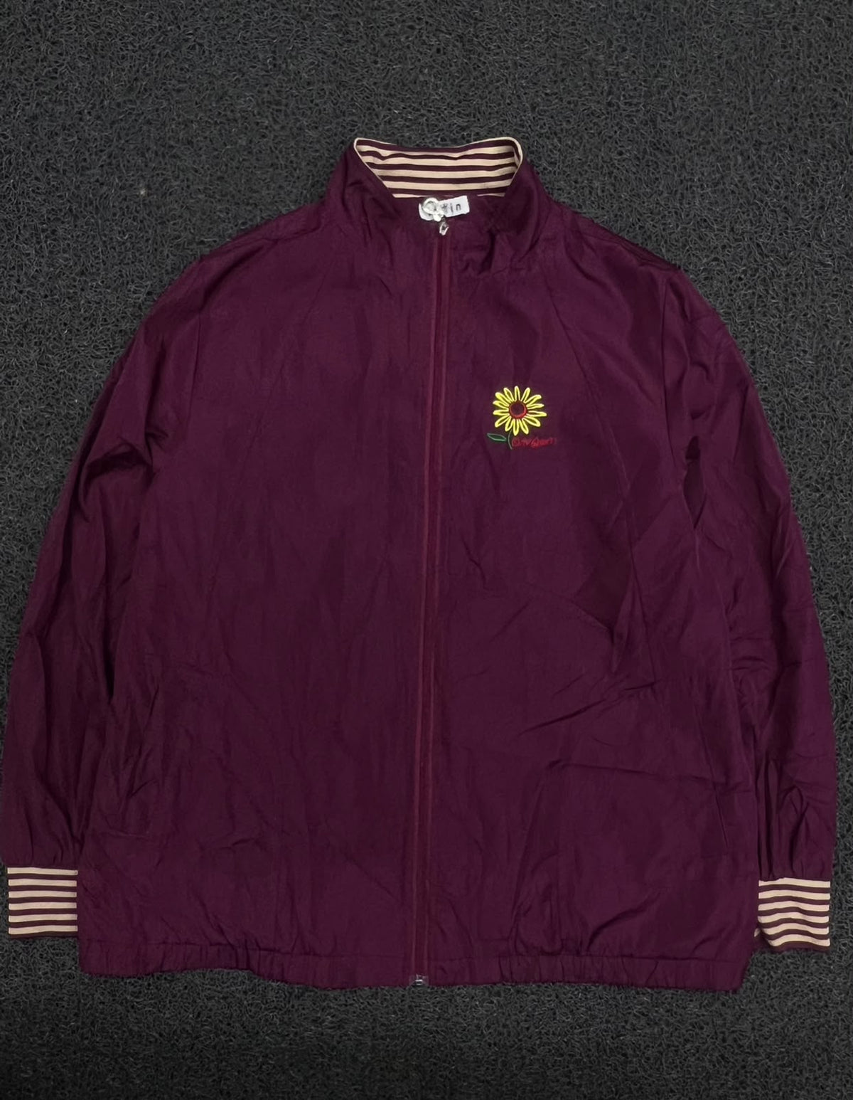 Vintage Full-Zip Windbreaker Jacket with Striped Ribbed Cuffs & Floral Embroidery
