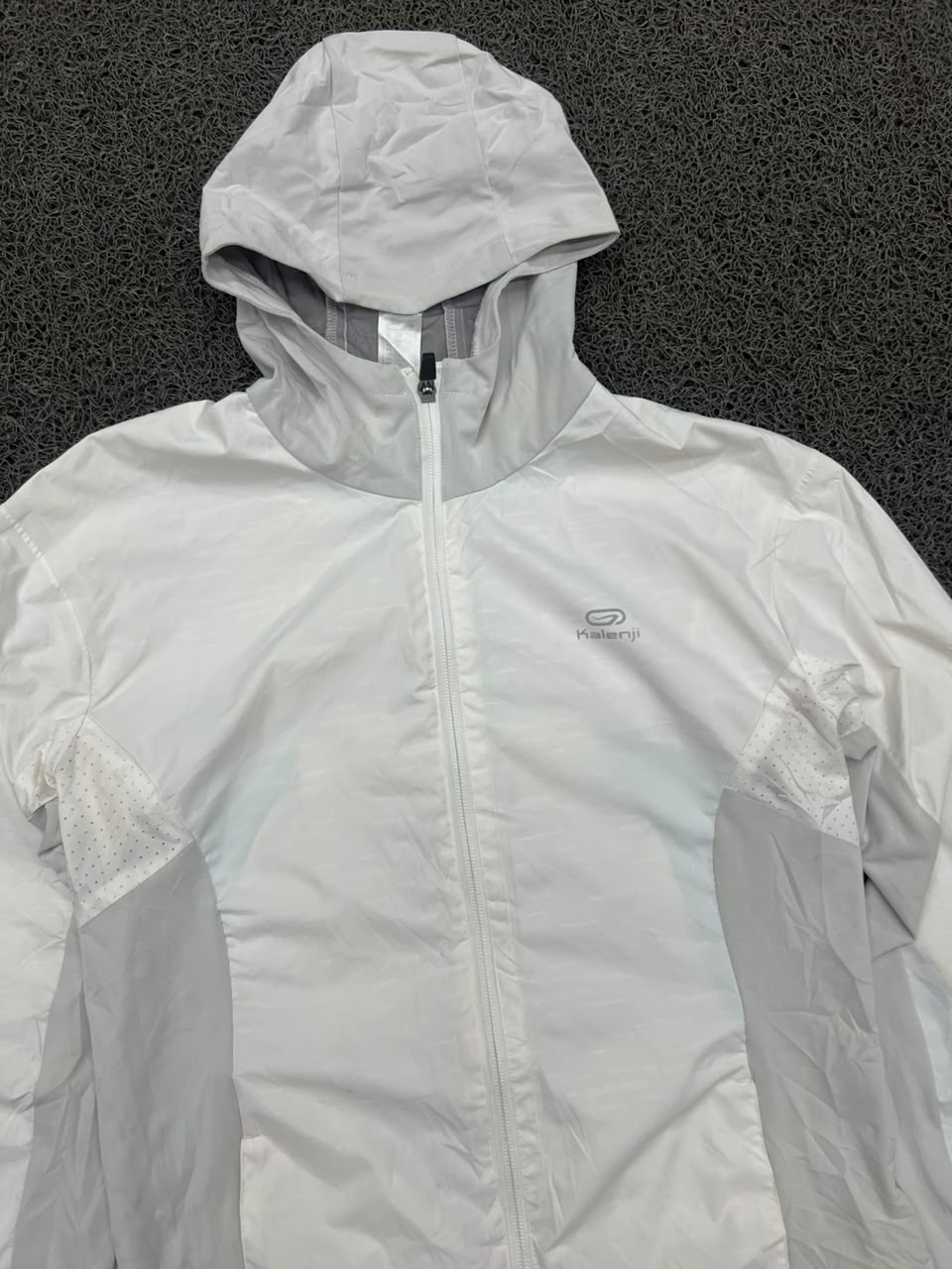 Kalenji Lightweight Hooded Running Windbreaker Jacket – White & Grey Full Zip