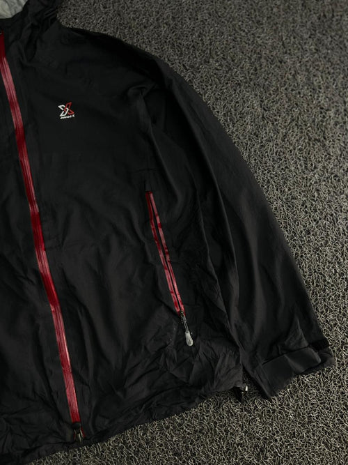 Black Hooded Waterproof Outdoor Jacket with Red Zip Accents – Lightweight Windbreaker Raincoat