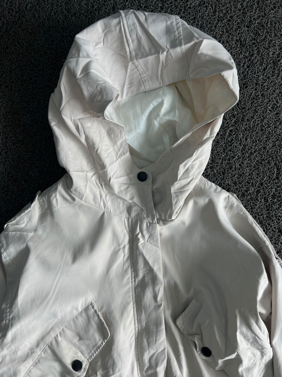 Hooded Utility Windbreaker Jacket with Cargo Pockets