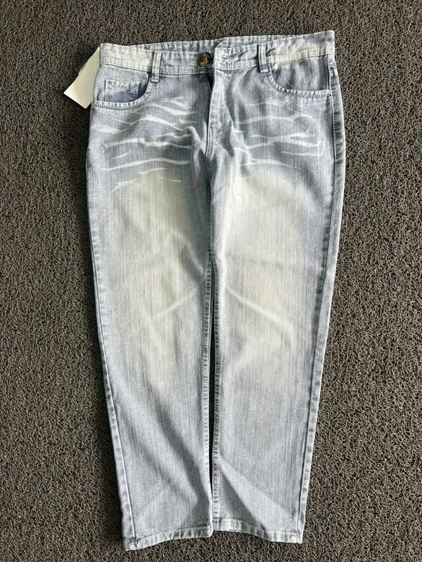 H&M Men’s Light Wash Whisker-Detail Relaxed Fit Jeans